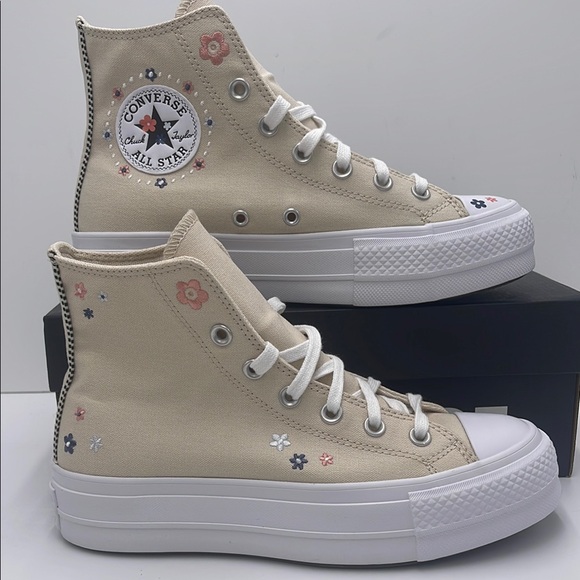 Converse Shoes - Converse Women's Cream High-Top Platform Sneakers A14265C
CTAS LIFT HI
LIGHT DUN